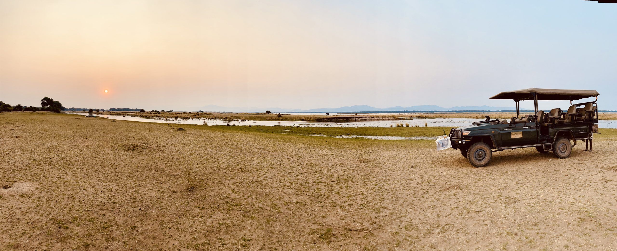 Tempo Plains - Mana Pools - Zimbabwe