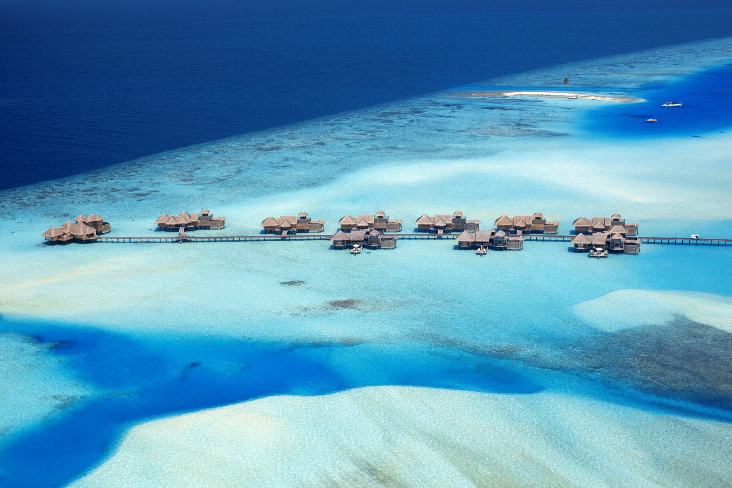 https://www.trackssafaris.co.uk/wp-content/uploads/2022/06/2022-Aerial-View-of-Jetty-3-copy-scaled.jpg