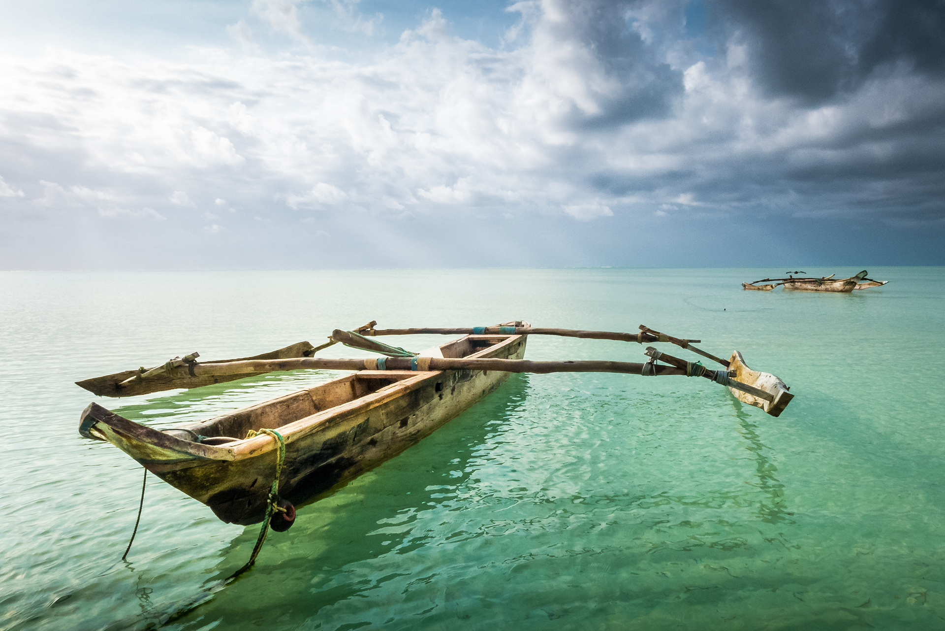 https://www.trackssafaris.co.uk/wp-content/uploads/2022/06/Dhow-on-the-water-copy.jpg