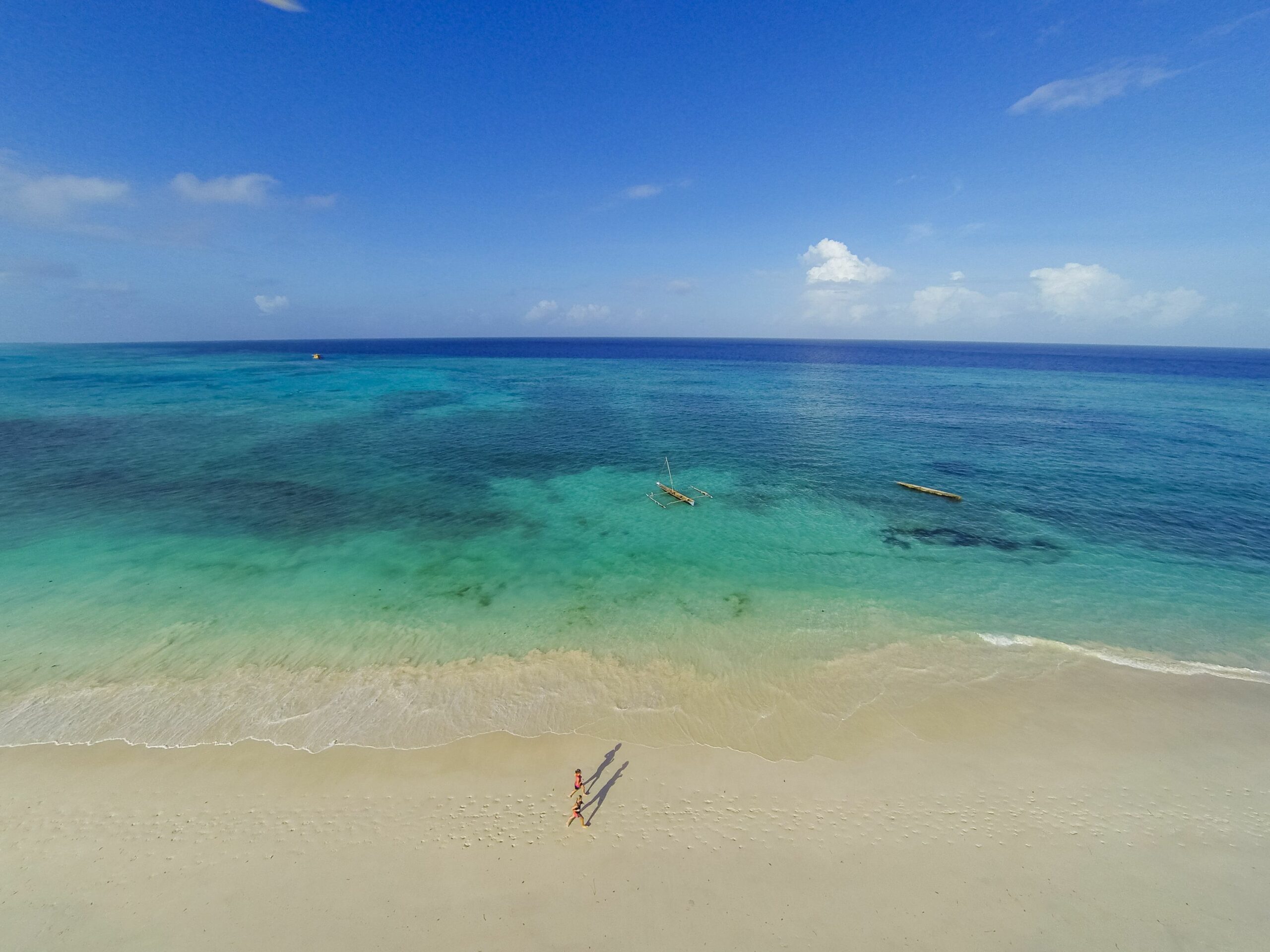 https://www.trackssafaris.co.uk/wp-content/uploads/2022/06/Manta-beach_131007-080257-0010288-scaled.jpg