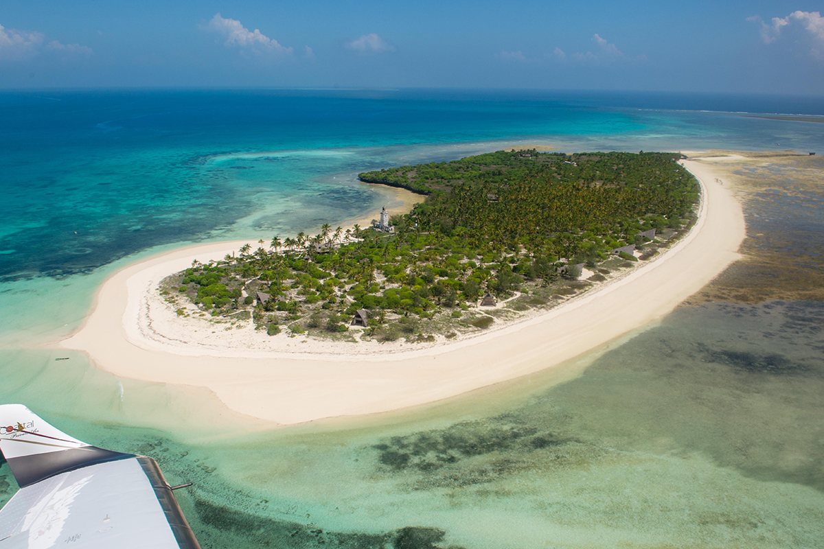 https://www.trackssafaris.co.uk/wp-content/uploads/2022/06/fanjove-from-plane.jpg