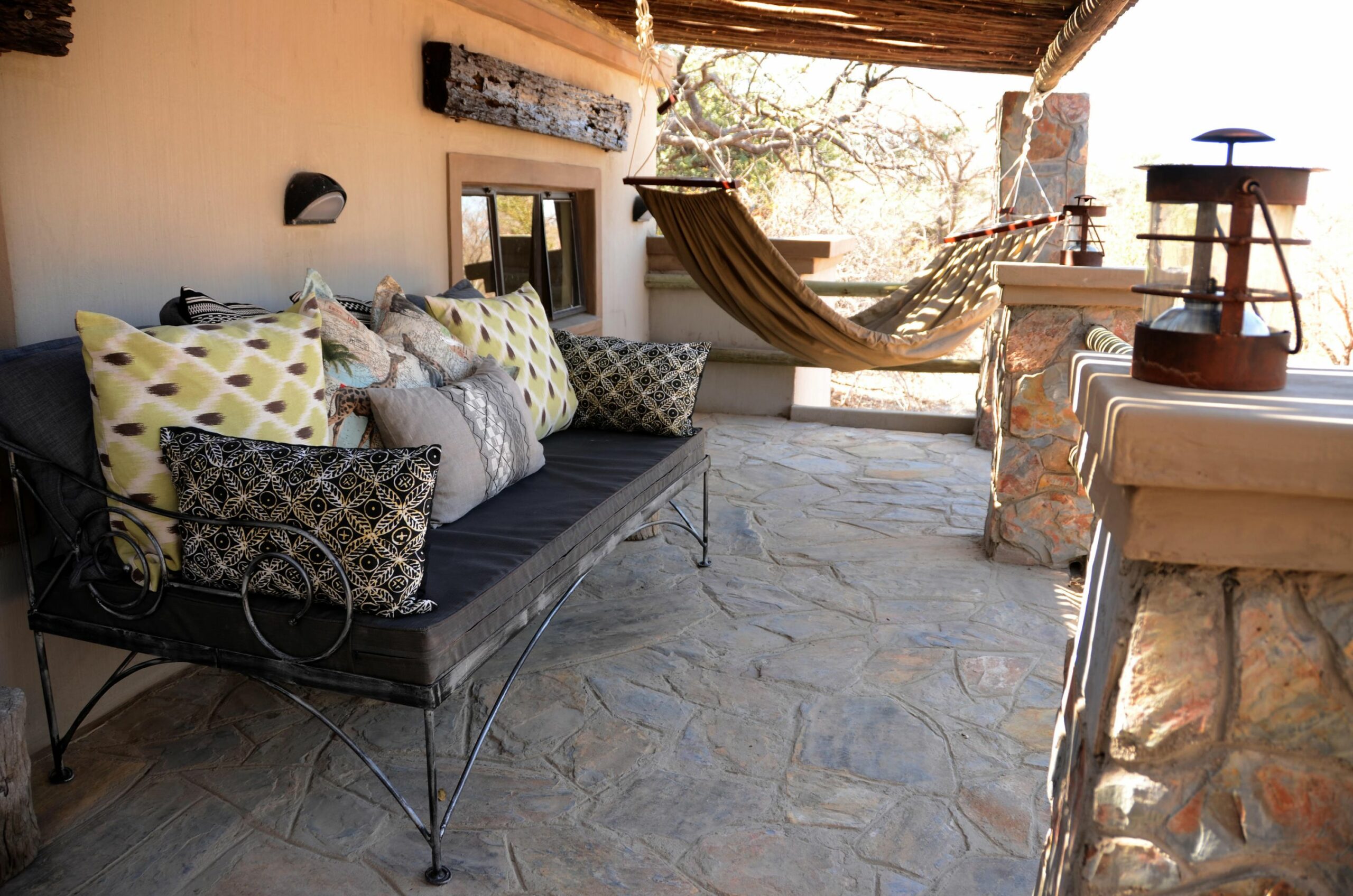 https://www.trackssafaris.co.uk/wp-content/uploads/2022/07/20__imvelo_safari_lodges_-_camelthorn_lodge_-_outdoor_maisonette-scaled.jpg