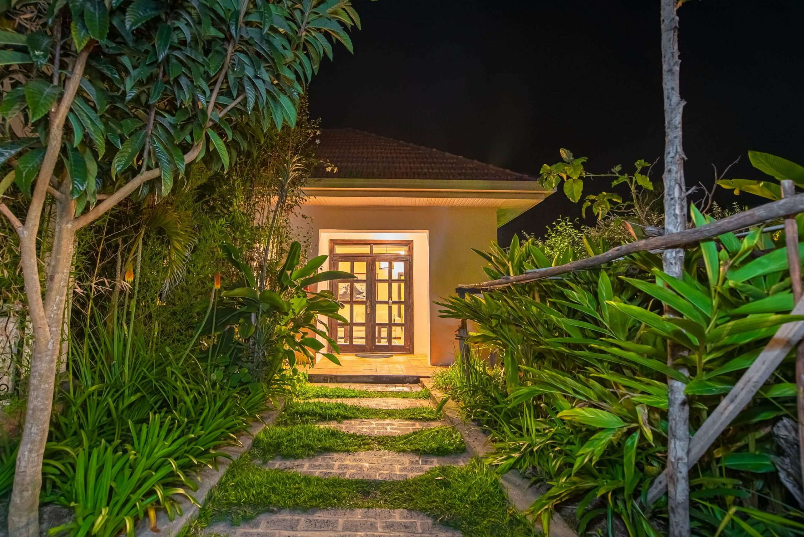 /wp-content/uploads/2022/07/5-Volcanoes-Boutique-Hotel-Family-Suite-copy1-scaled.jpg
