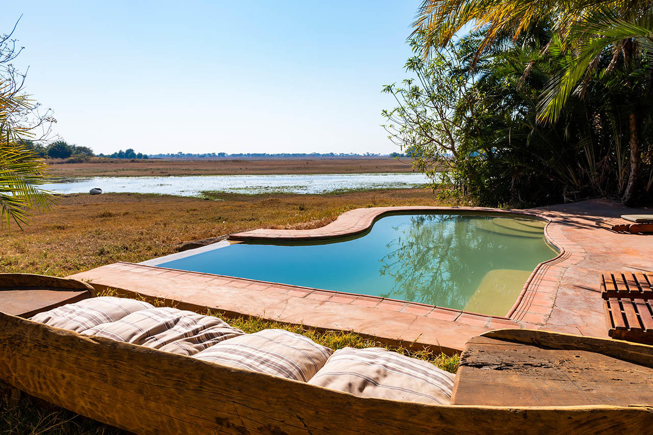 https://www.trackssafaris.co.uk/wp-content/uploads/2022/07/A-view-of-the-plains-form-the-pool.jpg