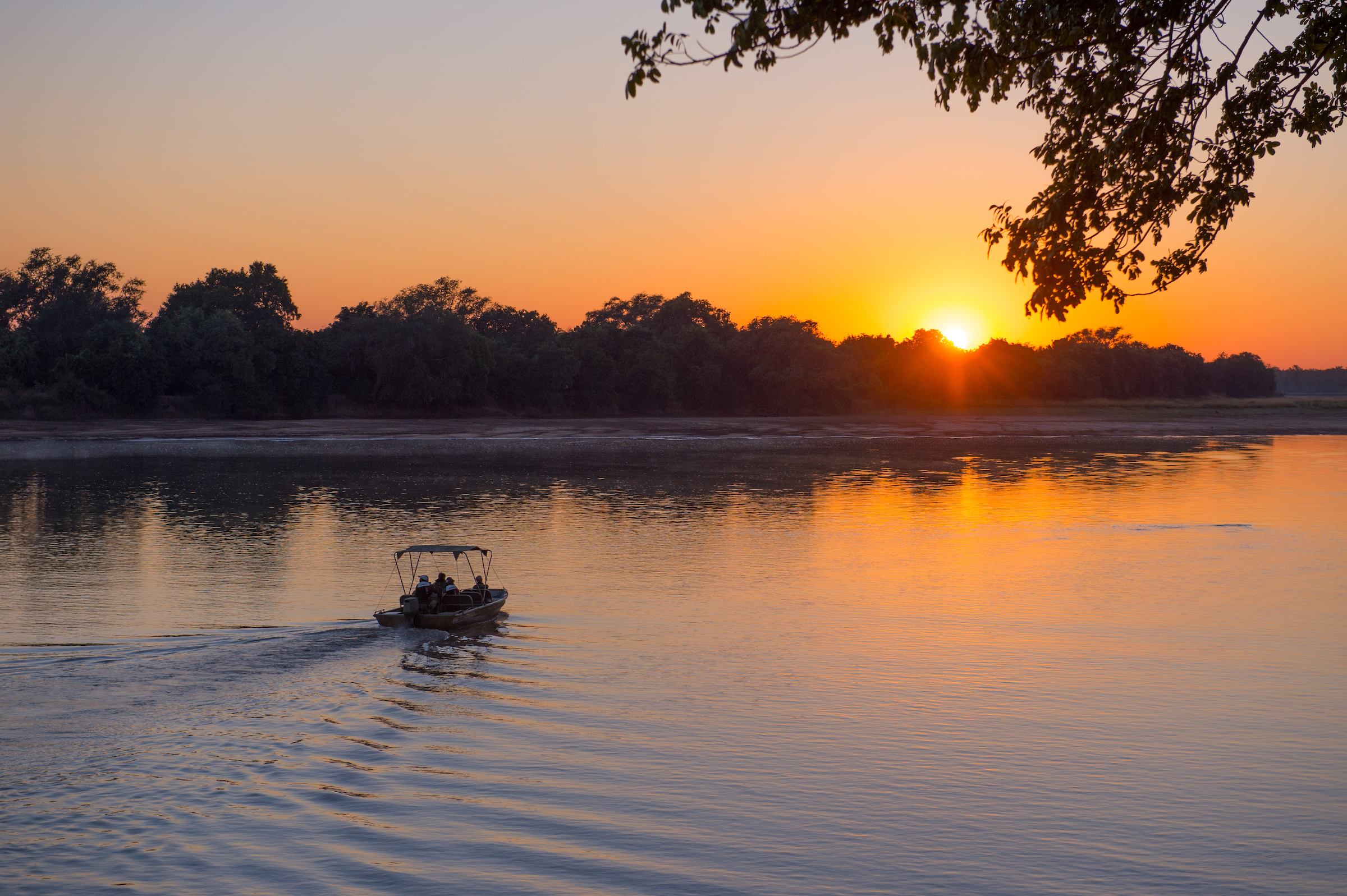 https://www.trackssafaris.co.uk/wp-content/uploads/2022/07/BOATING-RIVER.jpg