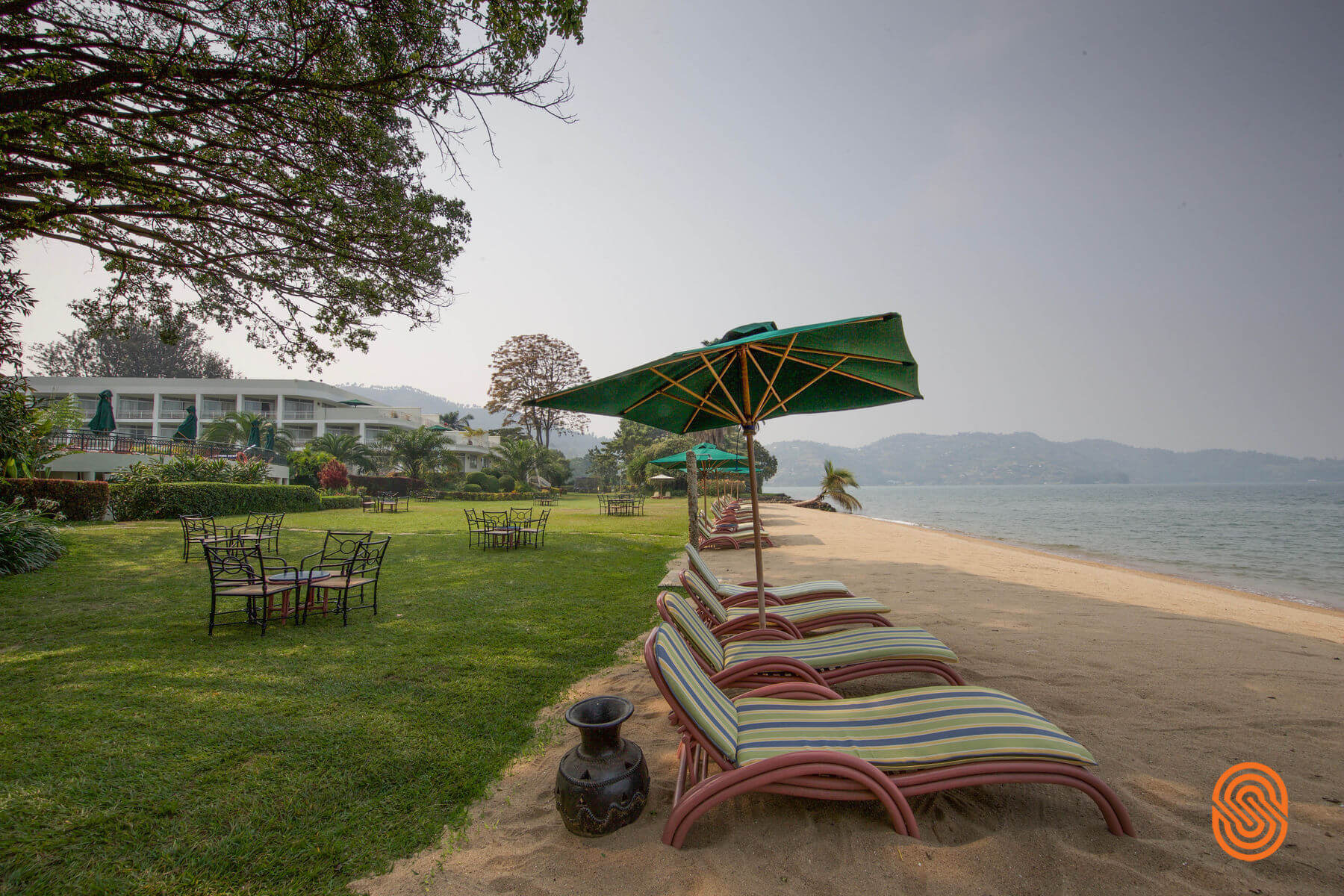 /wp-content/uploads/2022/07/Beach-and-Loungers_1_max2000x1200.jpg