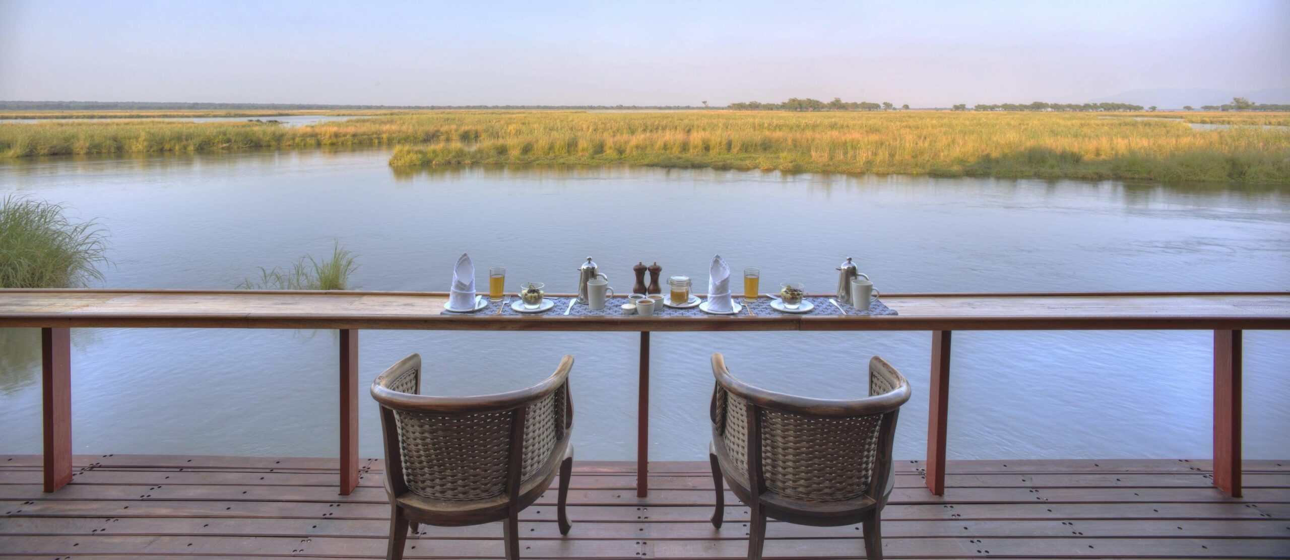 https://www.trackssafaris.co.uk/wp-content/uploads/2022/07/Breakfast-Bar-with-a-view--scaled.jpg