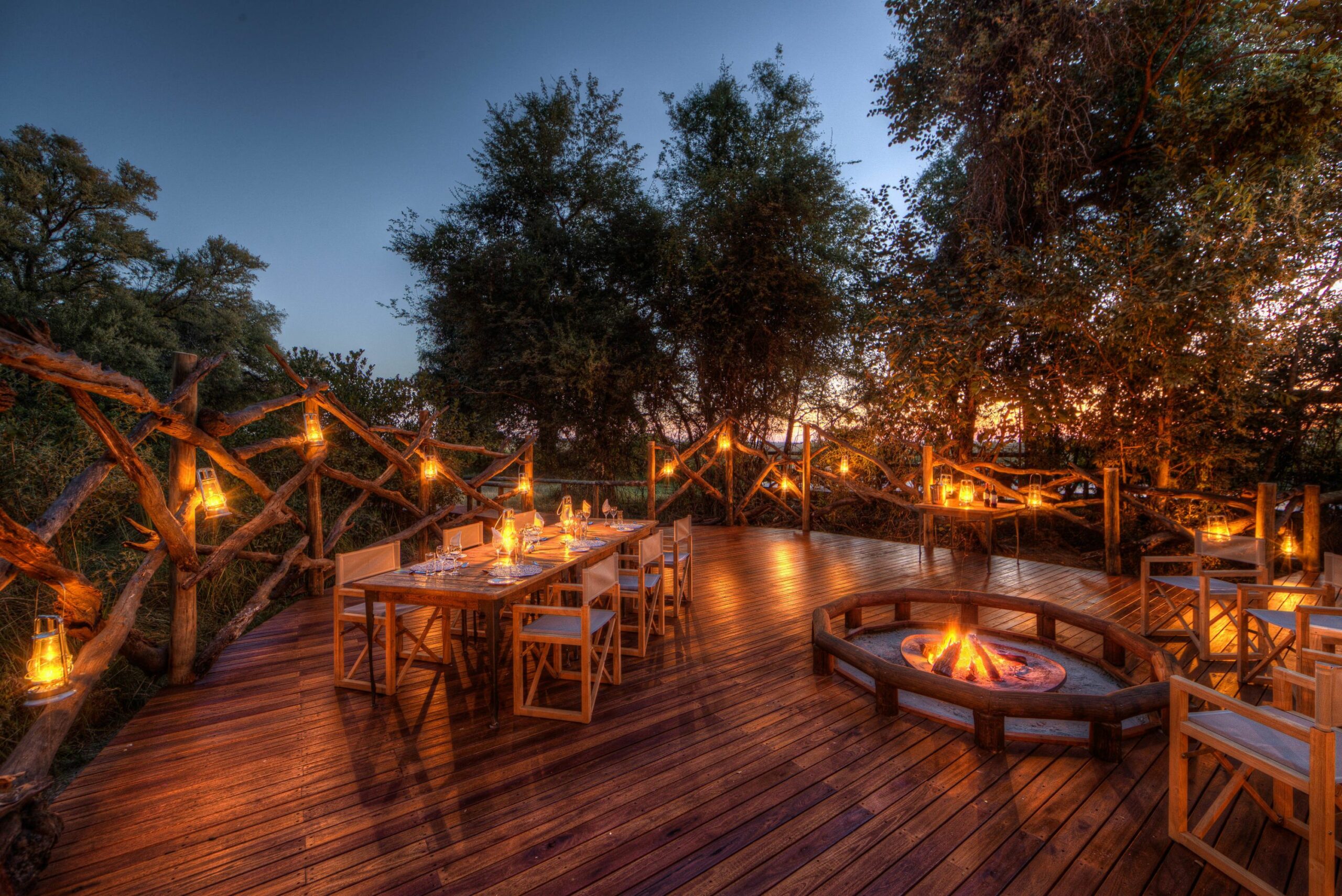 /wp-content/uploads/2022/07/Camp-Moremi-dinner-area-scaled.jpg