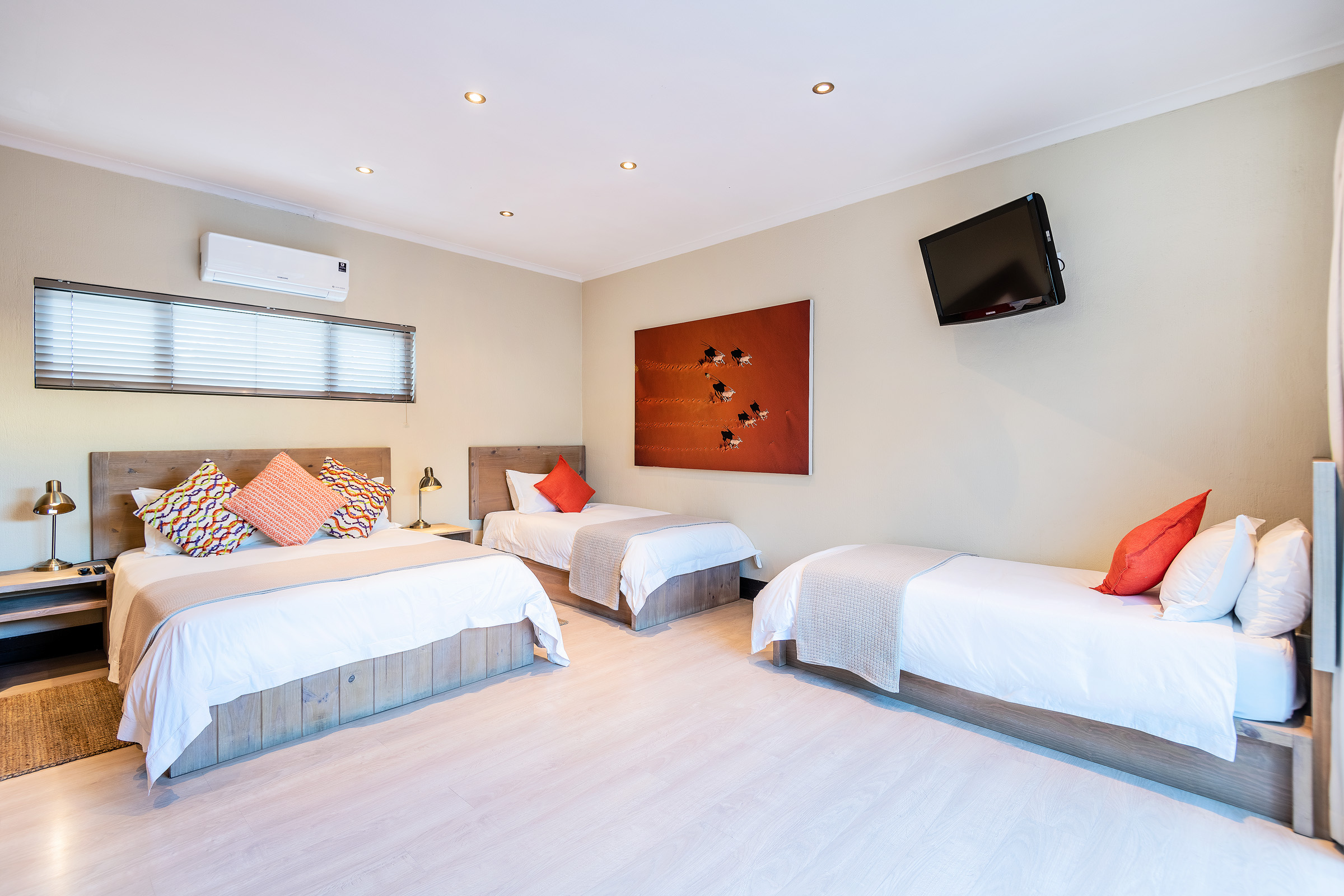 FAMILY-ROOM