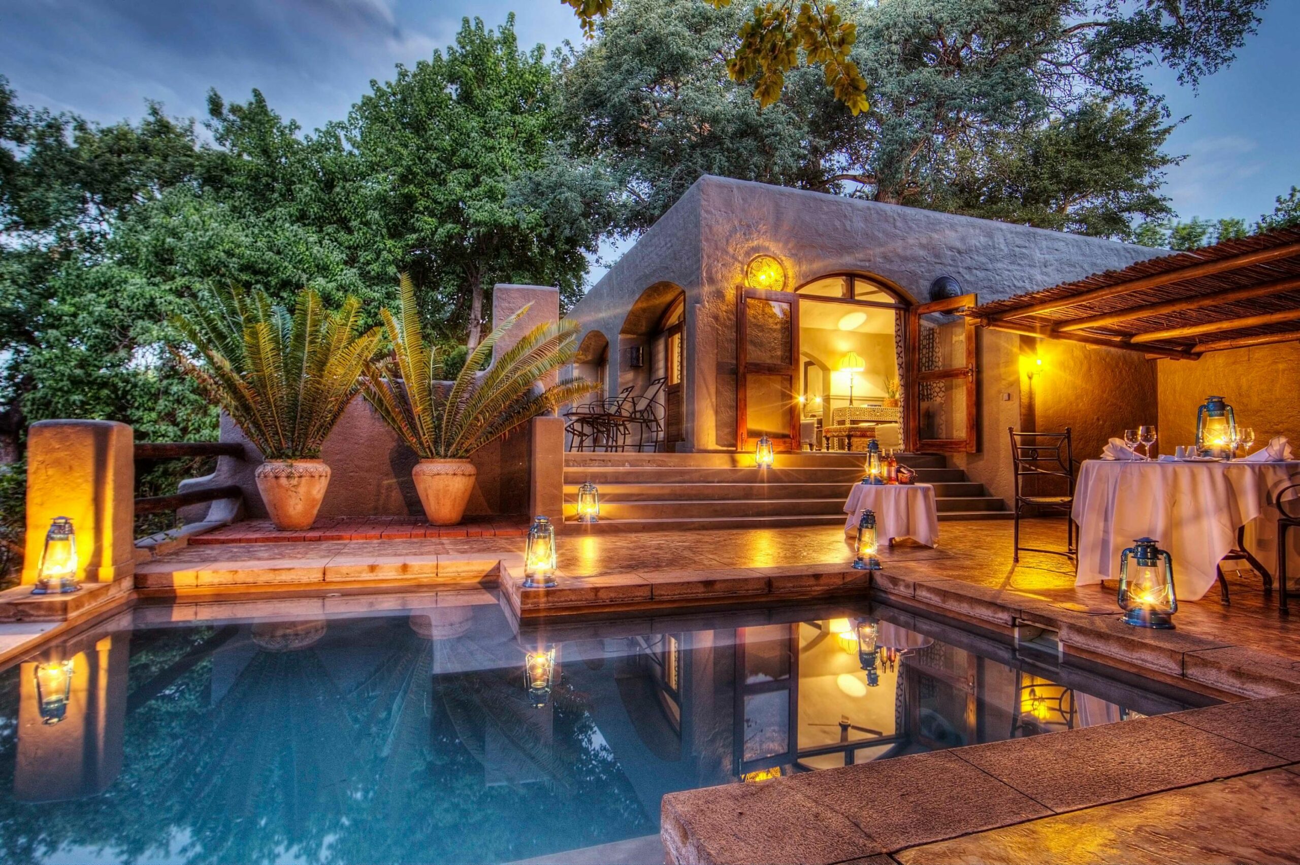 https://www.trackssafaris.co.uk/wp-content/uploads/2022/07/Family-Honeymoon-Suite-Exterior-scaled.jpg