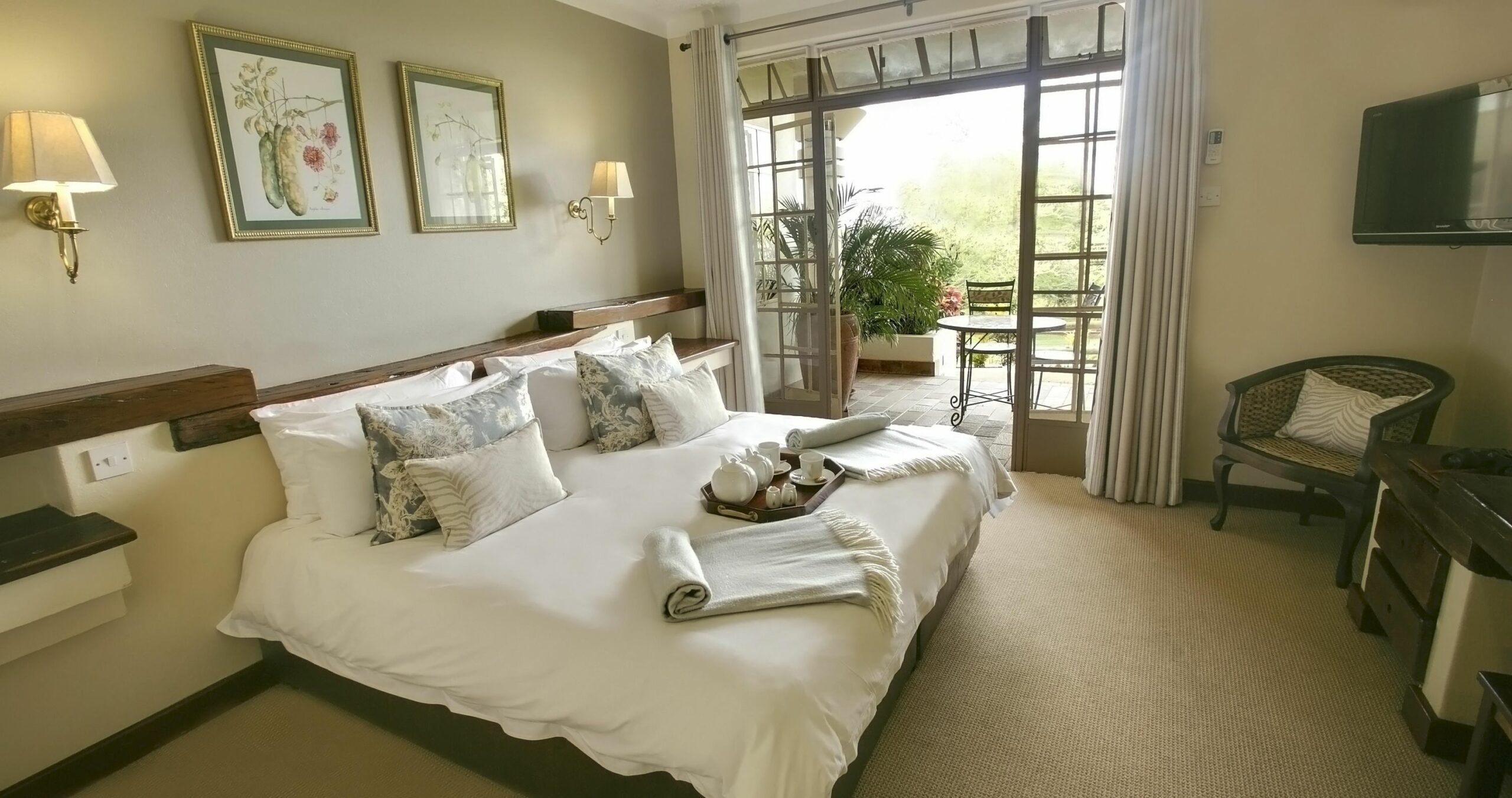 https://www.trackssafaris.co.uk/wp-content/uploads/2022/07/Ilala-Lodge-Hotel_4-scaled.jpg