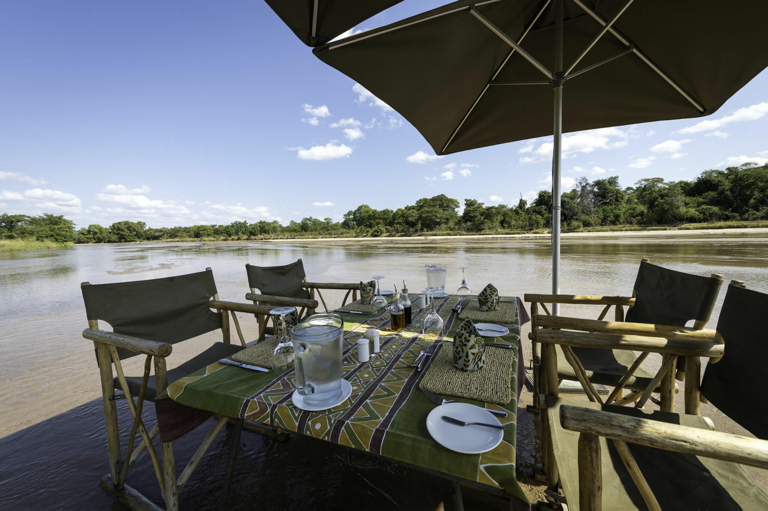 https://www.trackssafaris.co.uk/wp-content/uploads/2022/07/Kapamba-Bushcamp_4-scaled.jpg