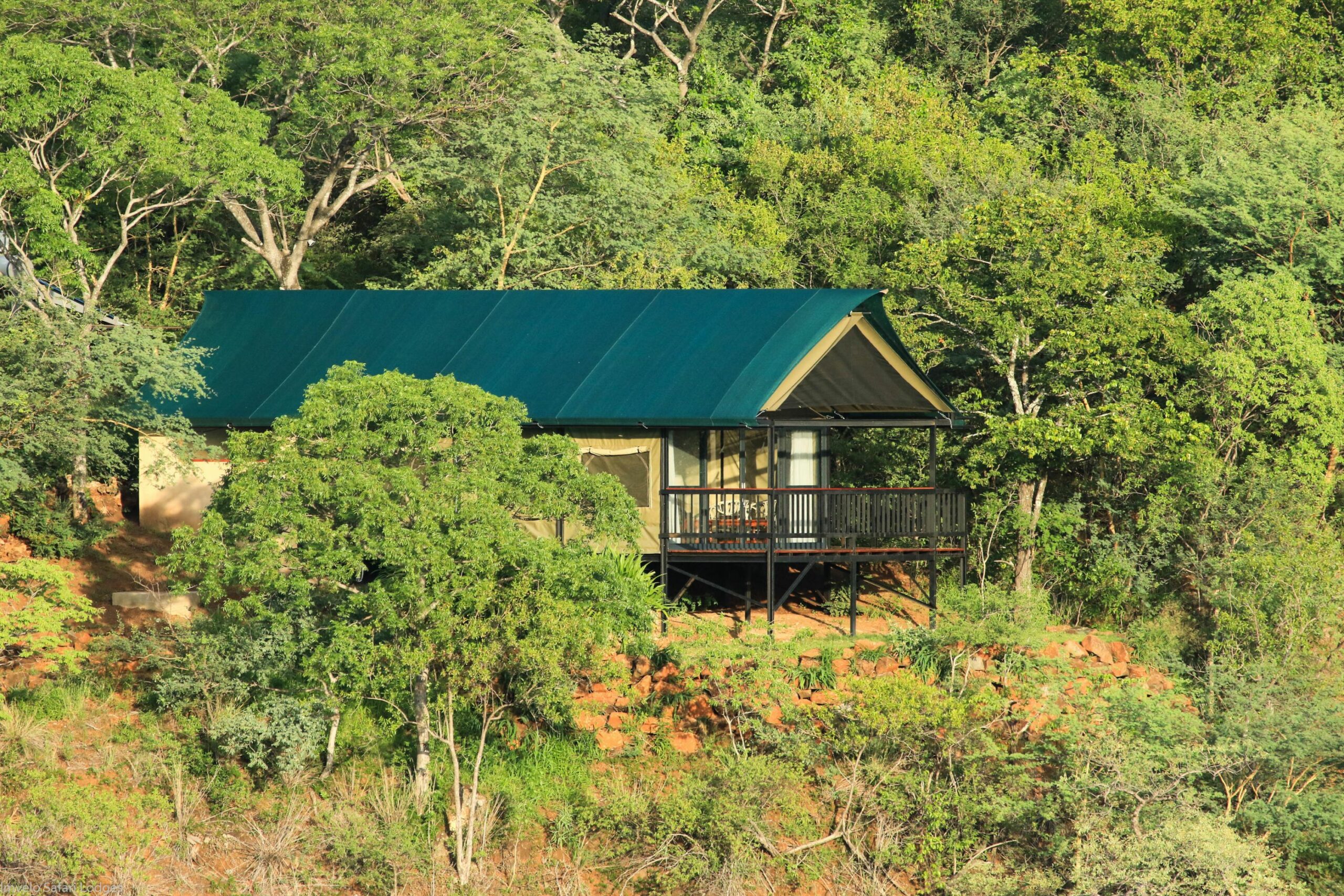 https://www.trackssafaris.co.uk/wp-content/uploads/2022/07/Littled-Gorges-tented-accommodation-scaled.jpg