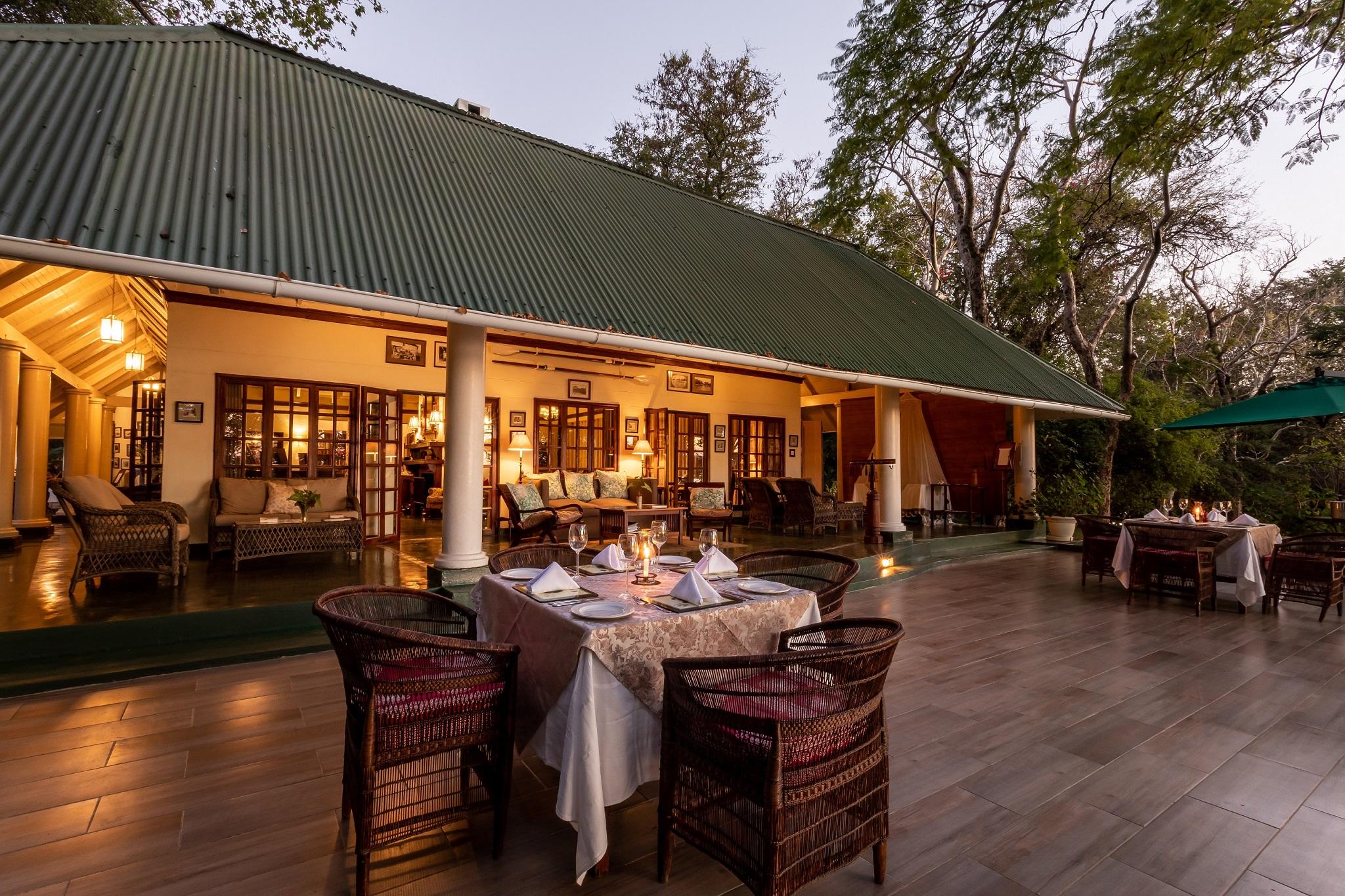 https://www.trackssafaris.co.uk/wp-content/uploads/2022/07/Lodge-Dining.jpg