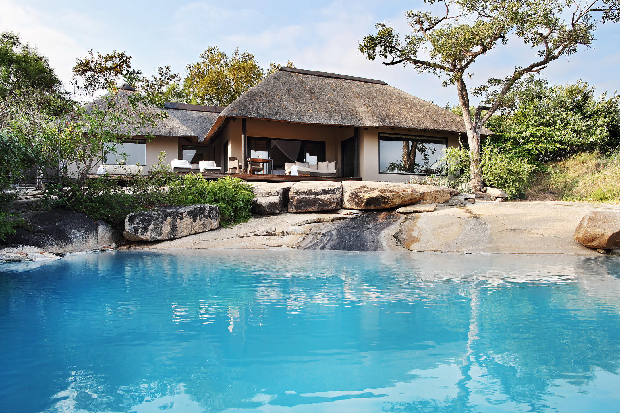 https://www.trackssafaris.co.uk/wp-content/uploads/2022/07/Private-Granite-Suites-.jpg