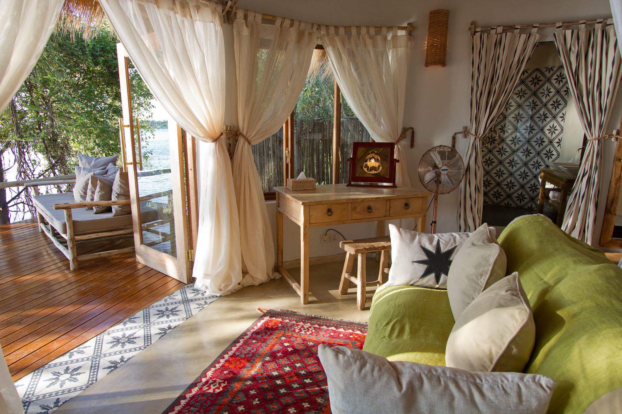 https://www.trackssafaris.co.uk/wp-content/uploads/2022/07/River-Cottage.jpg