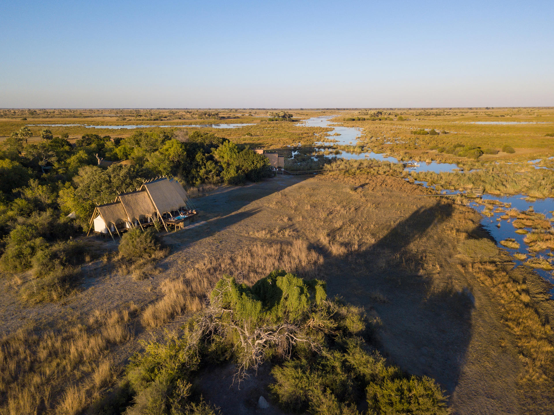 https://www.trackssafaris.co.uk/wp-content/uploads/2022/07/Selinda-Suite-Aerial-View.jpg