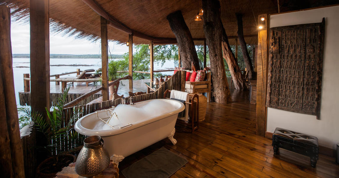 https://www.trackssafaris.co.uk/wp-content/uploads/2022/07/THE-TREE-HOUSE.jpg
