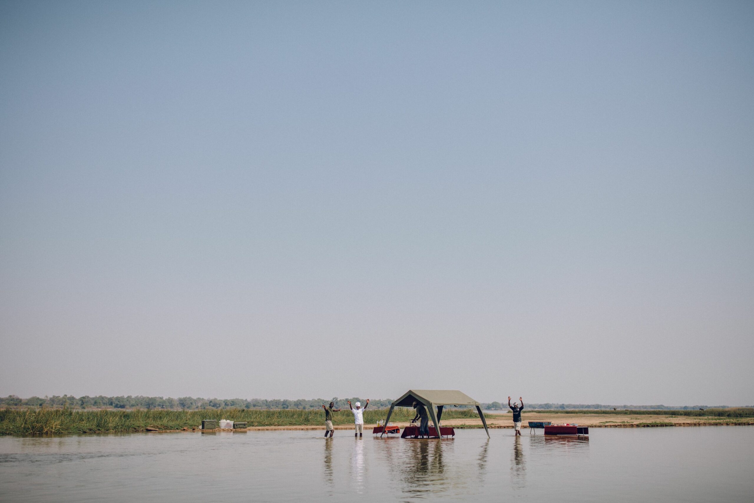 https://www.trackssafaris.co.uk/wp-content/uploads/2022/07/TM-Portfolio-ManaMeadowsAug19-143_I5A0555-copy-scaled.jpg