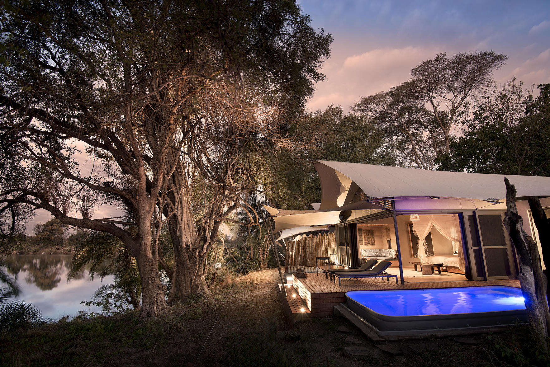 https://www.trackssafaris.co.uk/wp-content/uploads/2022/07/Thorntree-River-Lodge-Mosi-Oa-Tunya-National-Park-Zambia_11.jpg