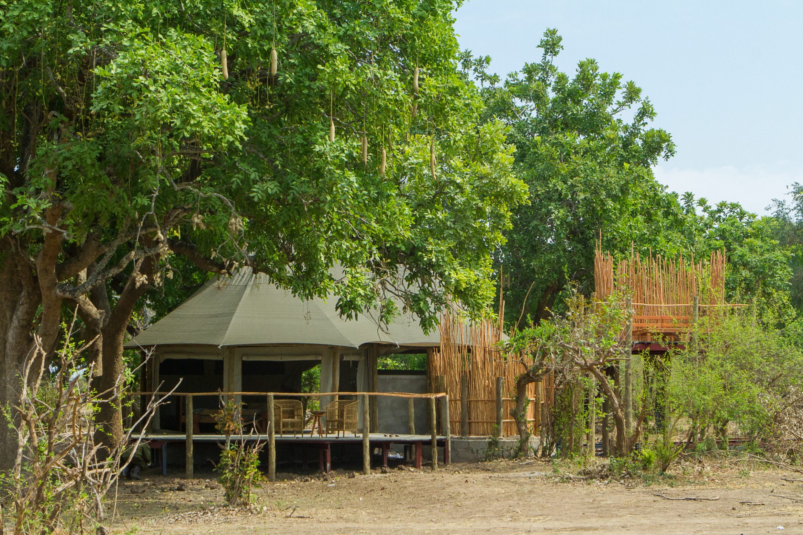 https://www.trackssafaris.co.uk/wp-content/uploads/2022/07/Three-Rivers-Tent-10-2-copy-scaled.jpg