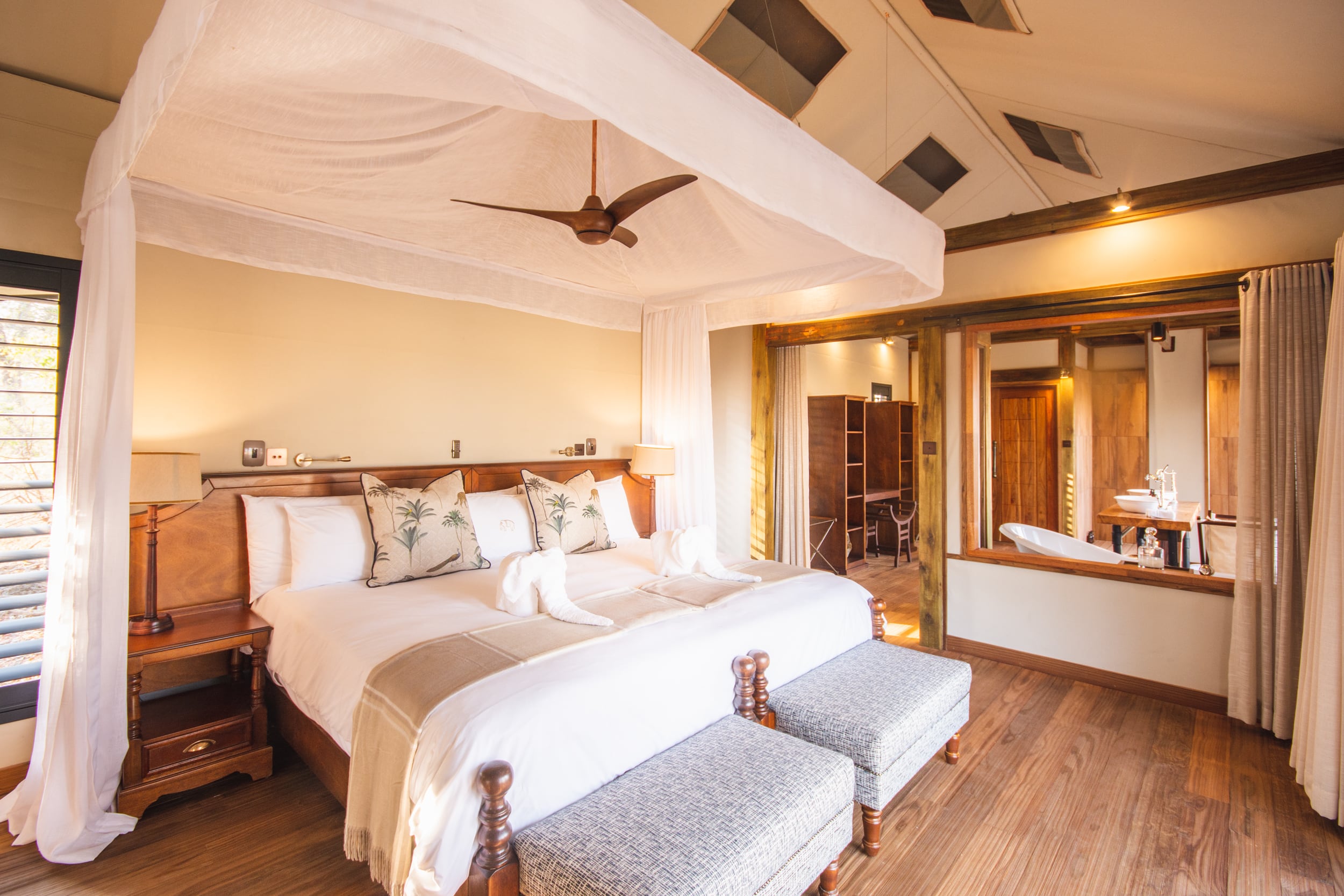 https://www.trackssafaris.co.uk/wp-content/uploads/2022/07/kwara-guest-tent-mvzylsep2019_4.jpg