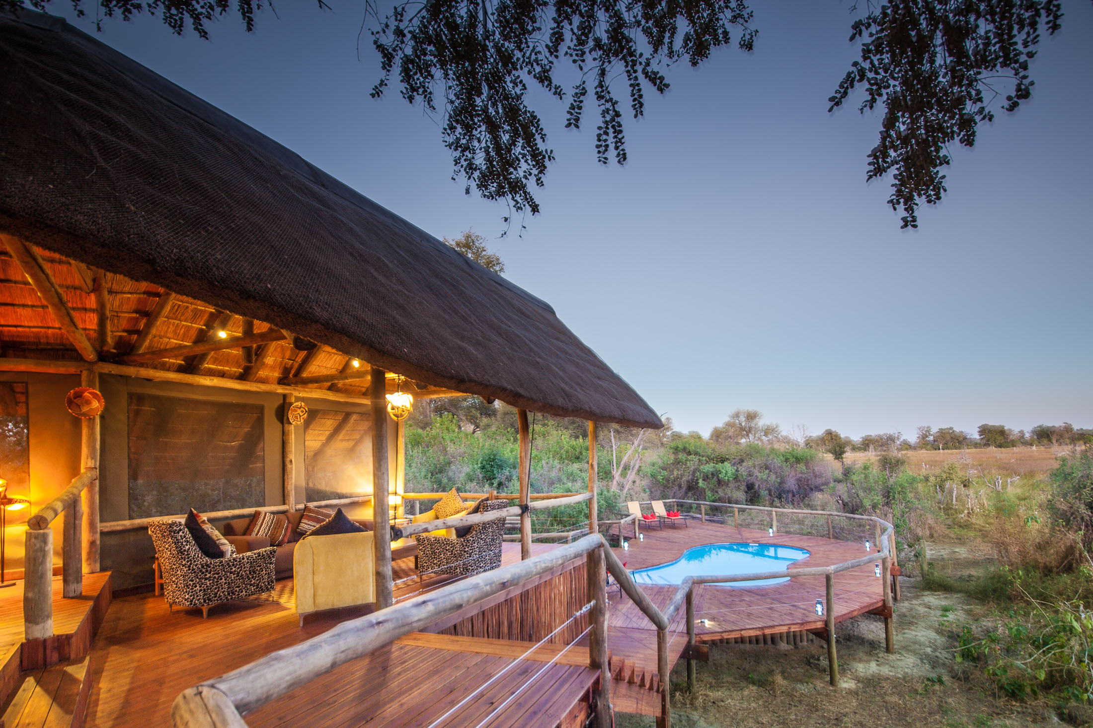 https://www.trackssafaris.co.uk/wp-content/uploads/2022/07/loung-with-pool.jpg