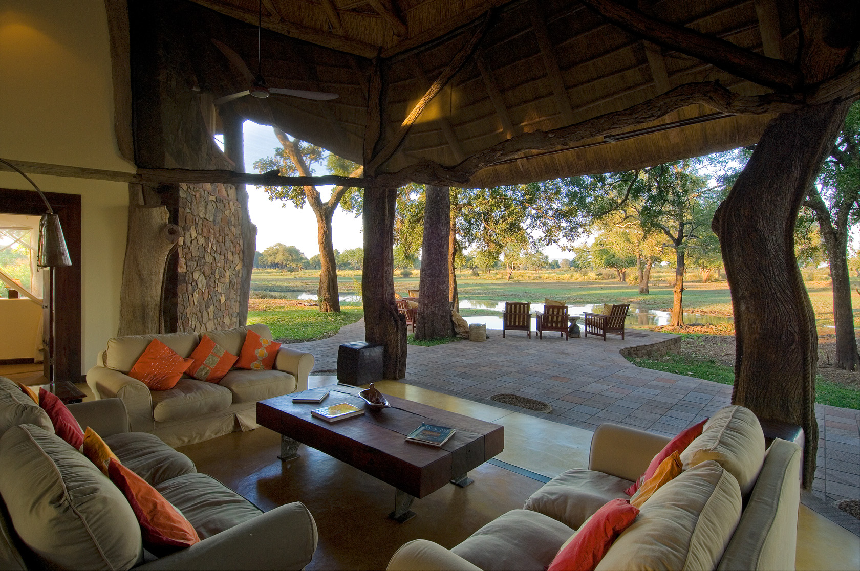 https://www.trackssafaris.co.uk/wp-content/uploads/2022/07/lounge1.jpg