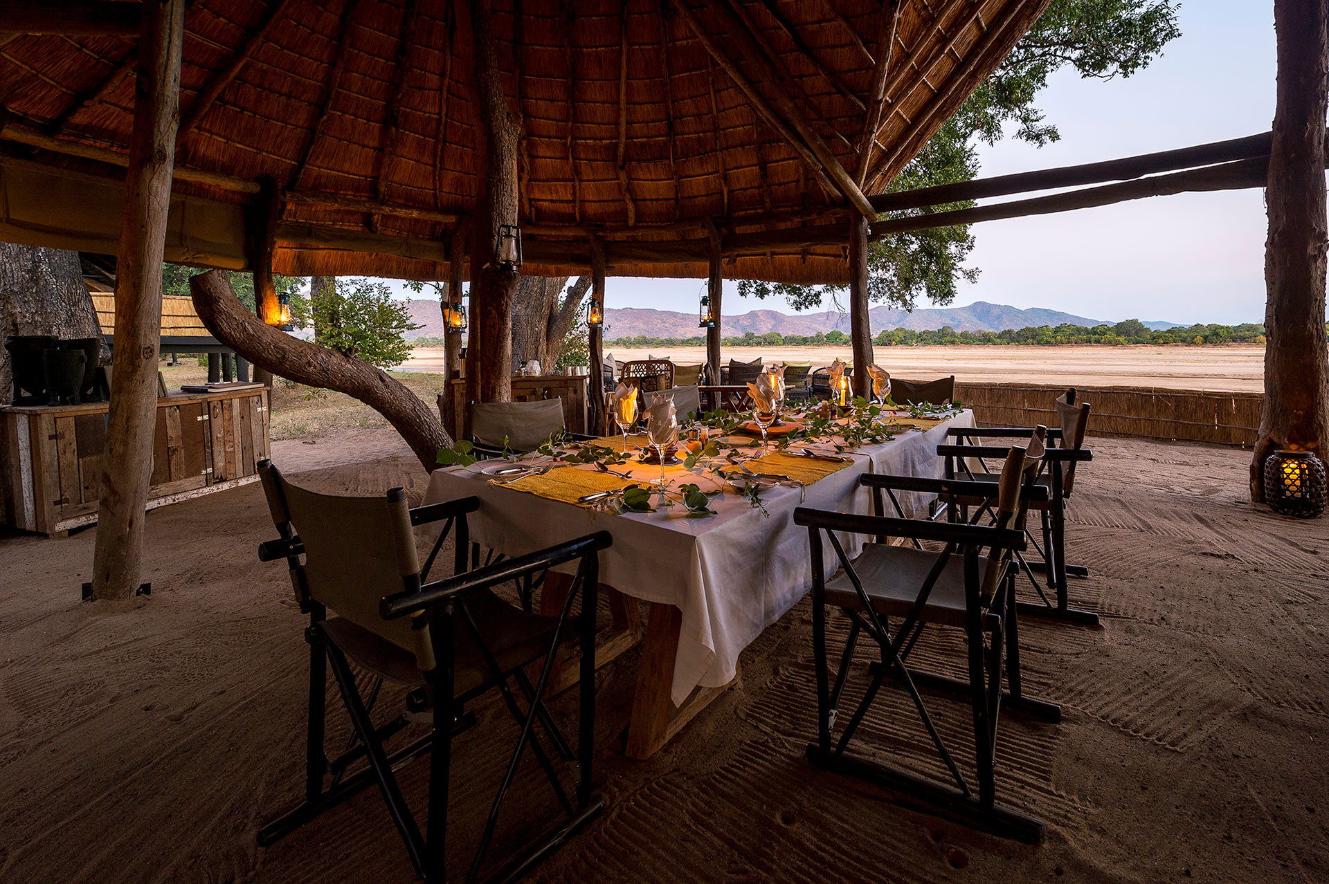 https://www.trackssafaris.co.uk/wp-content/uploads/2022/07/lunch-table.jpg
