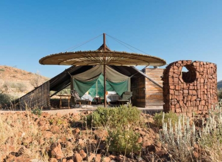 Etendeka Mountain Camp – Damaraland
