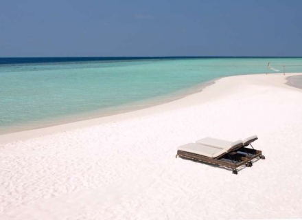Constance Moofushi – South Ari Atoll