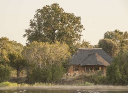Chundukwa River Lodge – Livingstone