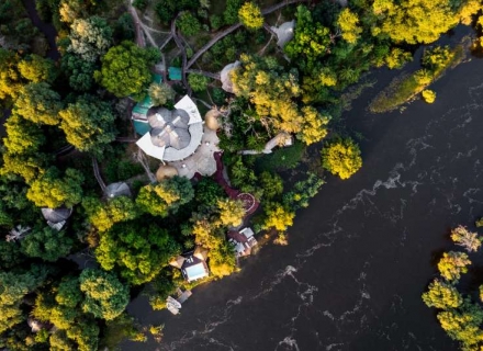 Sanctuary Sussi and Chuma – Livingstone