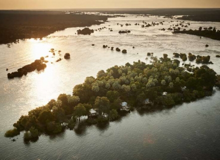 Island Treehouse Suites and Starbed Treehouse Suites – Victoria Falls