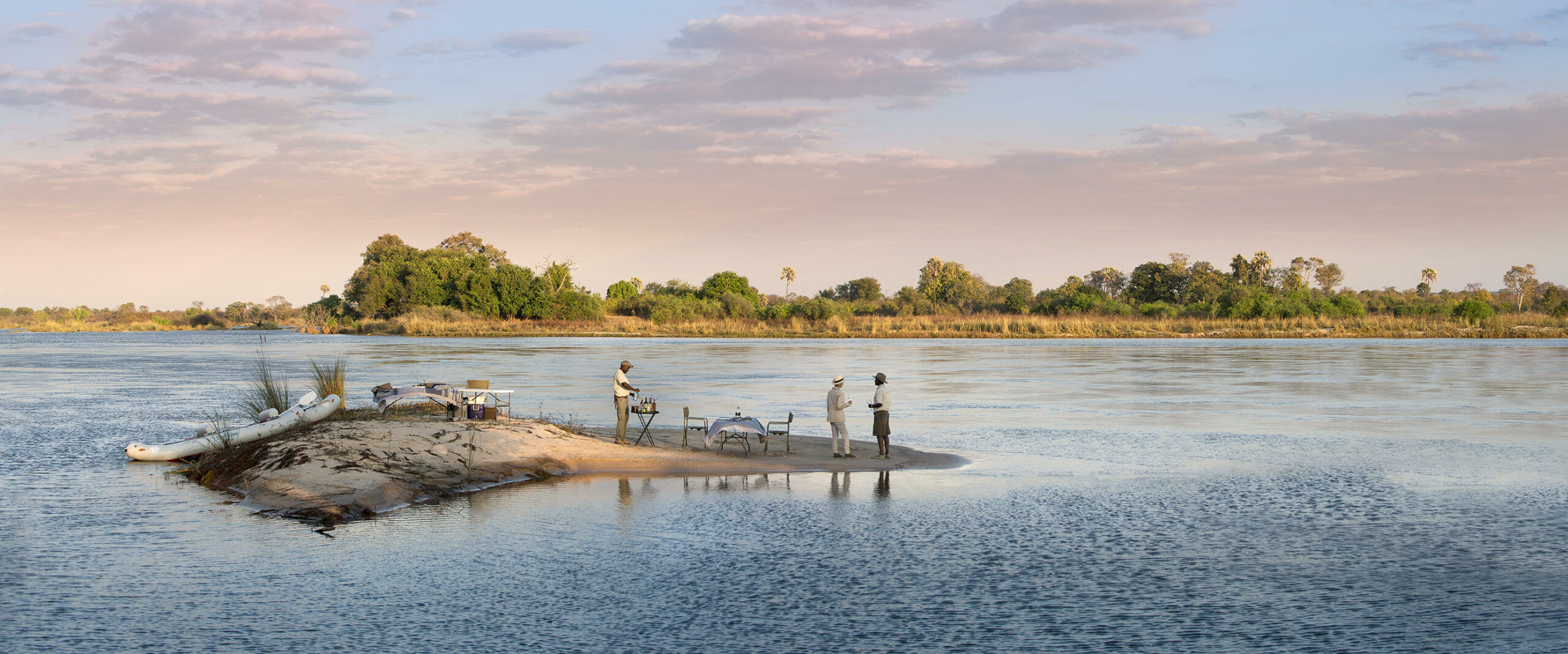 https://www.trackssafaris.co.uk/wp-content/uploads/2022/07/picnic_pano32-scaled.jpg