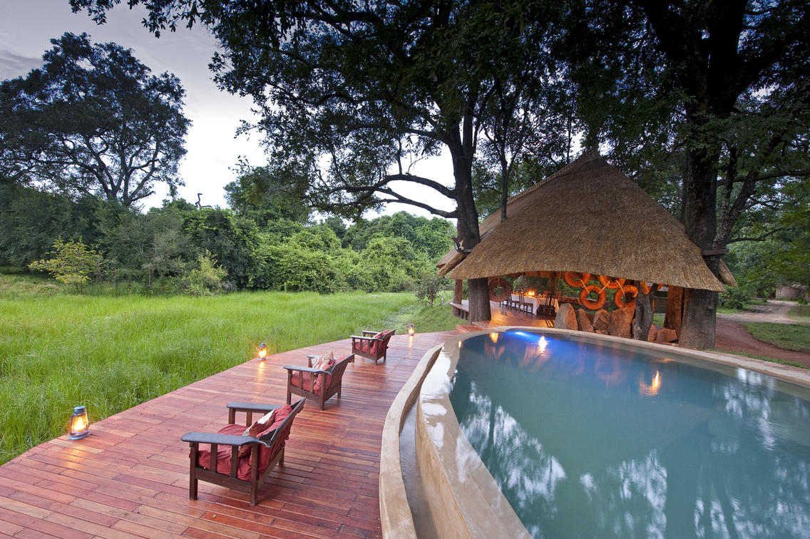 https://www.trackssafaris.co.uk/wp-content/uploads/2022/07/pool-2.jpg