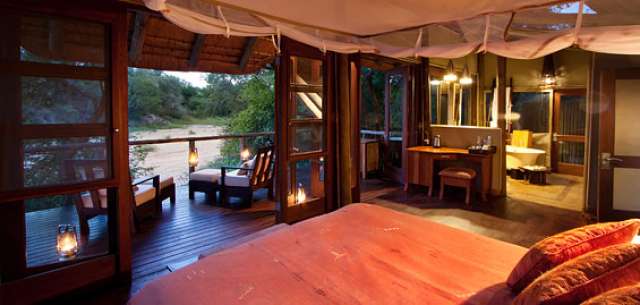 /wp-content/uploads/2022/07/rhino-post-safari-lodge-kruger-private-5.jpg