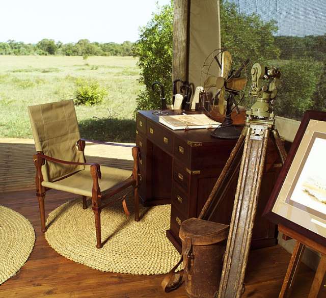 /wp-content/uploads/2022/07/rhino-walking-safaris-kruger-private-c-7.jpg